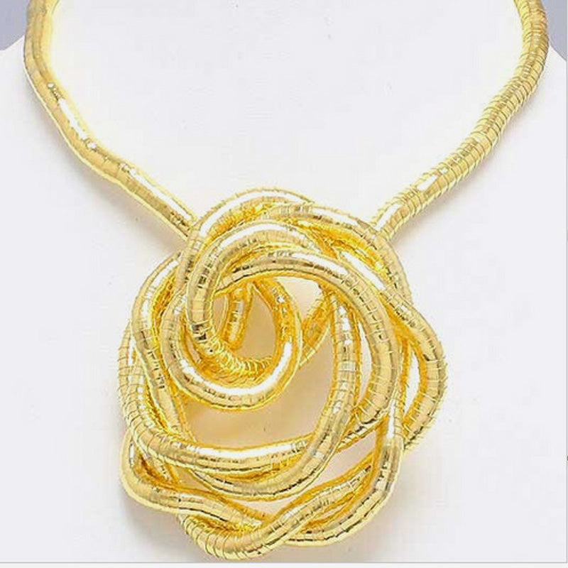 ✨Curved snake chain necklace✨