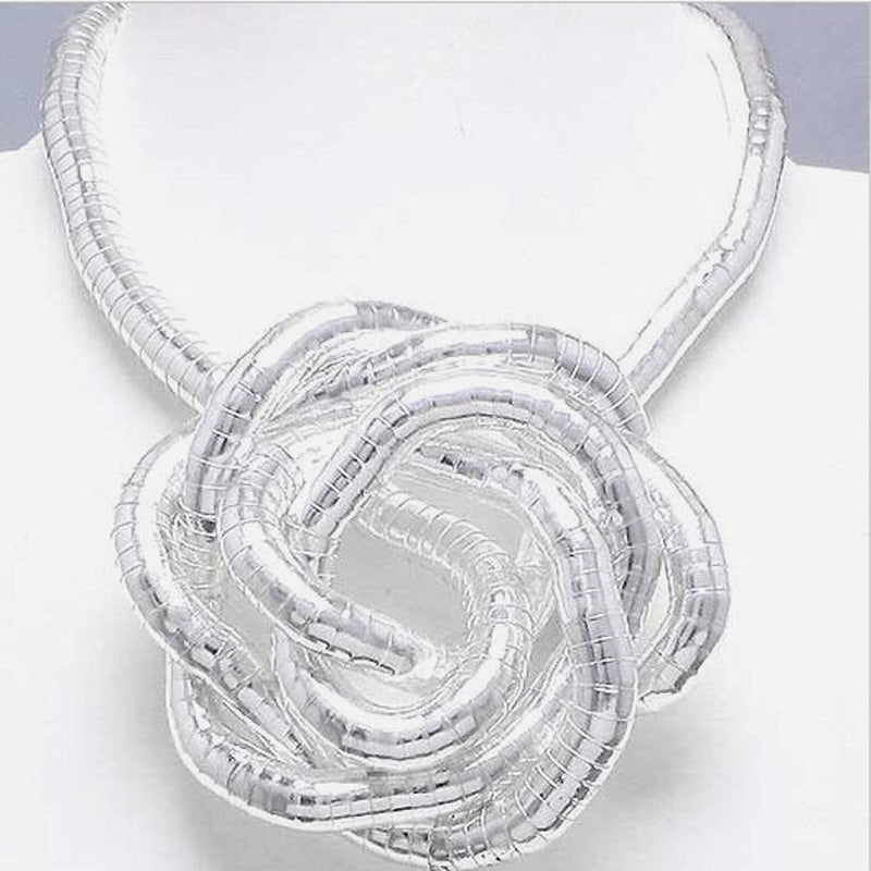 ✨Curved snake chain necklace✨