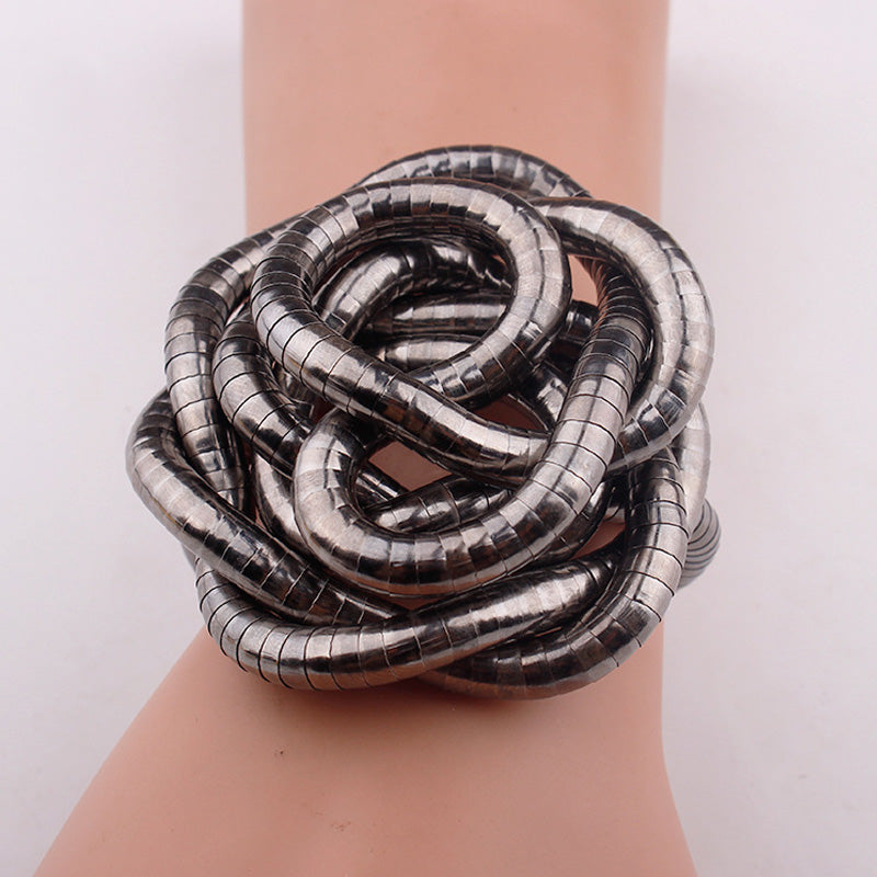 ✨Curved snake chain necklace✨
